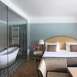 Grand Hotell